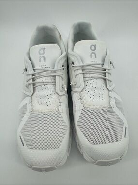 On Running cloud  Men's White Lightweight Mesh Trainers size 10 like new